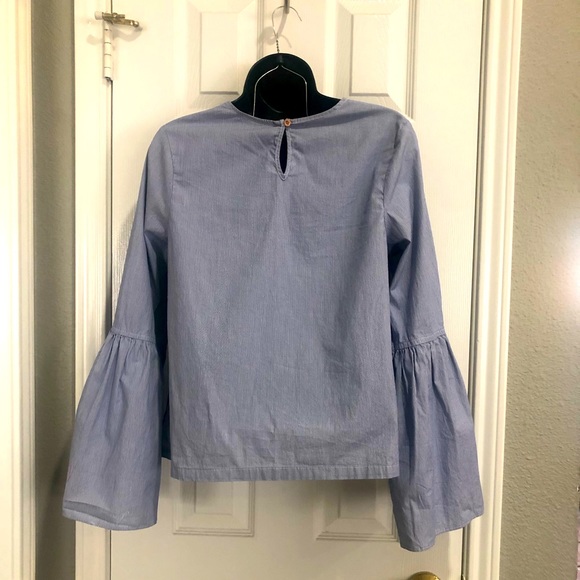 a•n•d e a w y bell shaped long sleeved top. - Picture 2 of 5